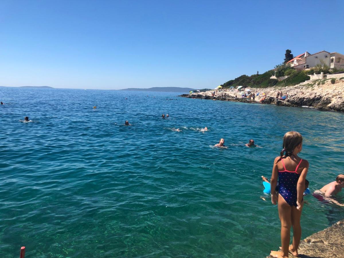 Villa Dani Sea & Pool Apartments Trogir Kültér fotó