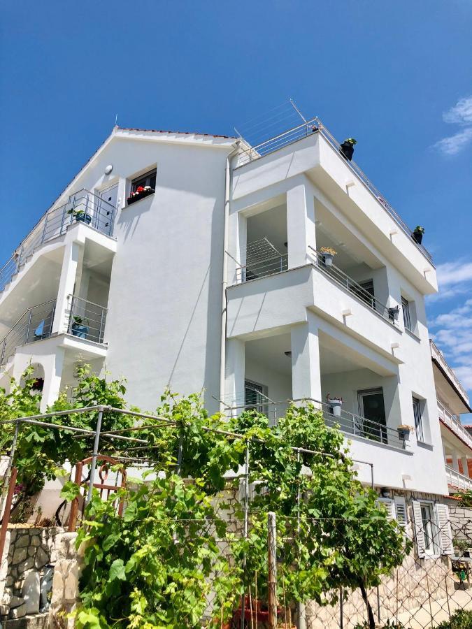 Villa Dani Sea & Pool Apartments Trogir Kültér fotó